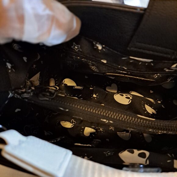 Betsey Johnson XOBECCA-H White & Black Tote NWT - Picture 14 of 15